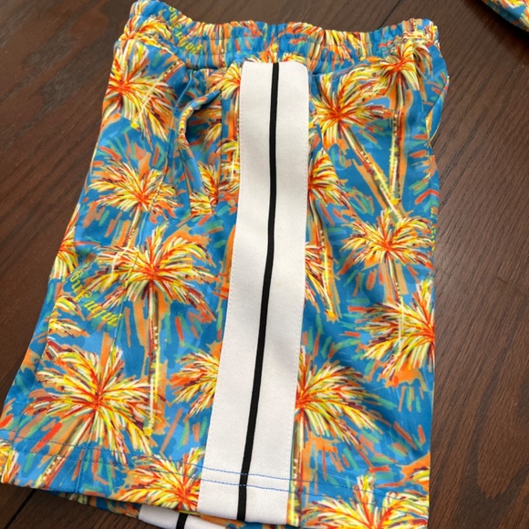 Palm Angels palm tree track shorts w/matching tee - Picture 4 of 4